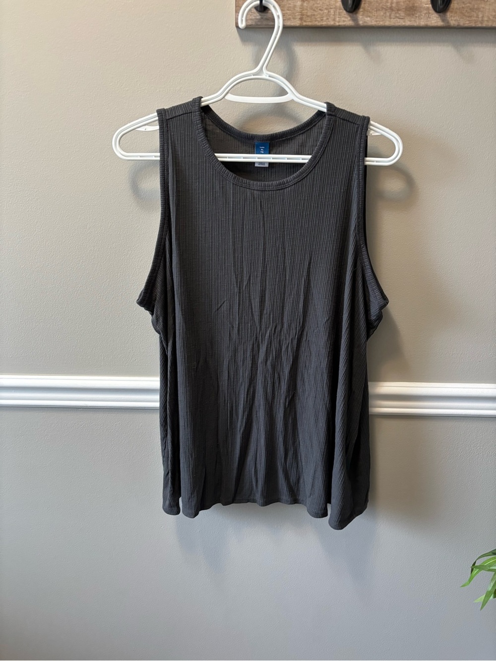 Old Navy Charcoal Ribbed Scoop Neck Tank